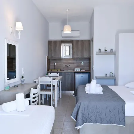Hotel Niriides *