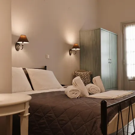 Hotel Niriides *